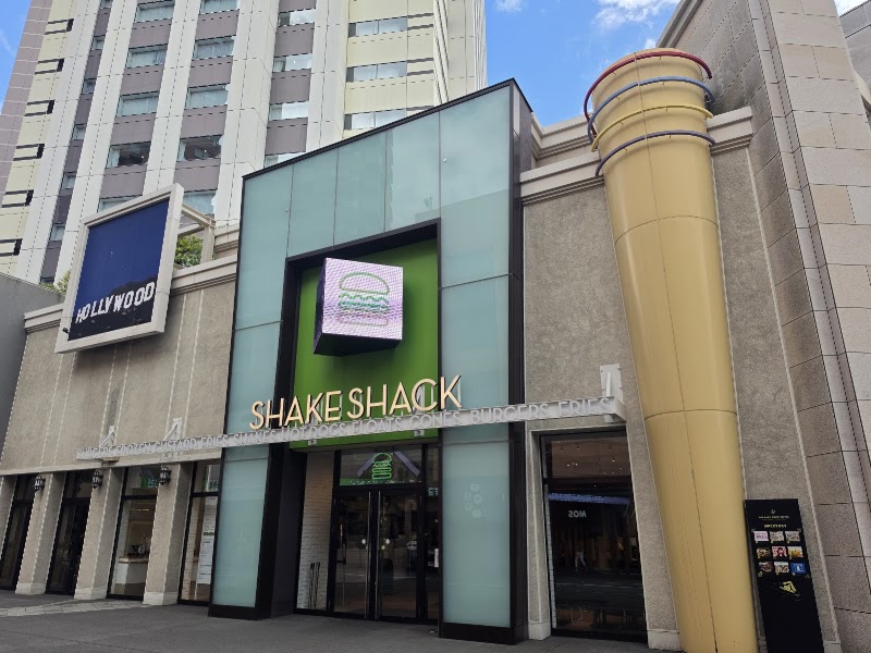 Shake Shack - Shake Shack Japan, 〒554-0024 Osaka, Konohana Ward, Shimaya, 6-chōme−2−５２ ザパークフロントホテルアットユニバーサル・スタジオ・ジャパン ３０５ 内