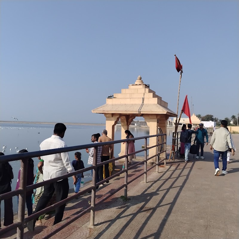 Triveni Sangam Somnath Aarti Place - Triveni Sangam Somnath Aarti Place VCM7+P36, Prabhas Patan, Gujarat 362268, India