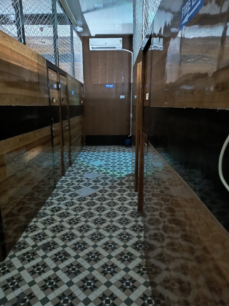 Dormitory Lucknow Junction (Lko) - Dormitory Lucknow Junction (Lko), RWJF+9J8, Preeti Nagar, Railway Colony, Charbagh, Lucknow, Uttar Pradesh 226004, India