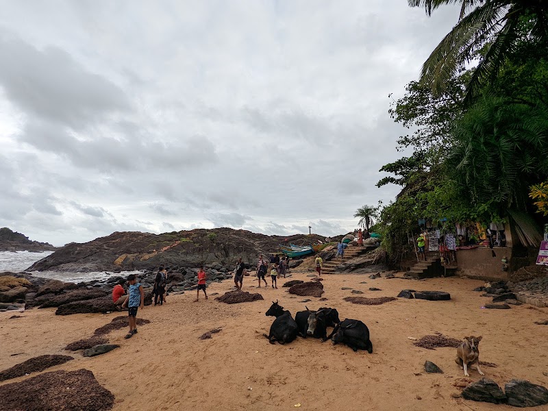 Om Beach Lagoon Stream - Om Beach Lagoon Stream Om Beach, Half Moon Beach, Paradise Beach Trail, Gokarna, Karnataka 581326, India