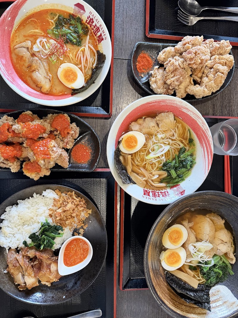 Halal Ramen Naniwaya - Halal Ramen Naniwaya 2-chōme-7-22 Nishishinsaibashi, Chuo Ward, Osaka, 542-0086, Japan