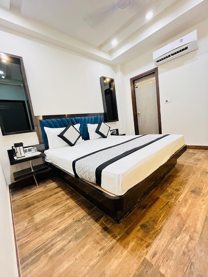 Hotel Red stone inn New Delhi - Hotel Red stone inn New Delhi 671, 6, Totti chowk, Bazar Sangatrashan, Main Bazar, Aram Bagh, Paharganj, New Delhi, Delhi 110055, India