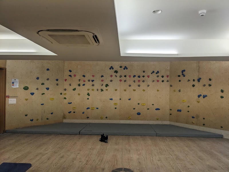 BoulderBox - Climbing Centre - BoulderBox - Climbing Centre OCF, Sector B Rd, Pocket 9, Sector B, Vasant Kunj, New Delhi, Delhi 110070, India