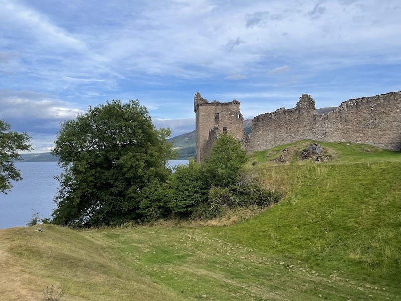 Urquhart Castle - Urquhart Castle Drumnadrochit, Inverness IV63 6XJ, UK