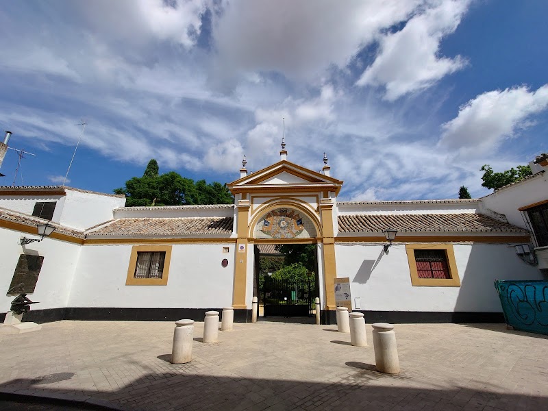 Palacio de las Dueñas - Palacio de las Dueñas C. Dueñas, 5, Casco Antiguo, 41003 Sevilla, Spain
