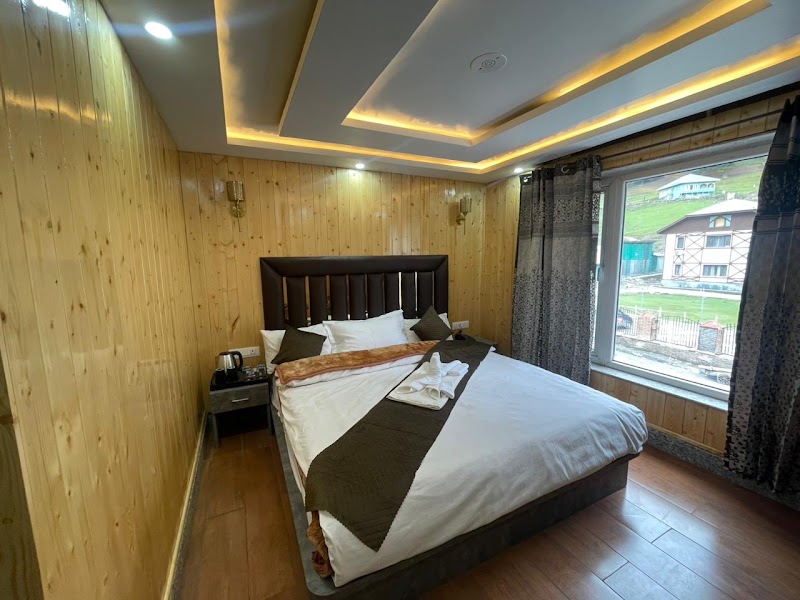 Hotel Sounsar and Restaurant - Hotel Sounsar and Restaurant Srinagar Ladakh, 872V+M8F, Highway, Sonamarg, 191202