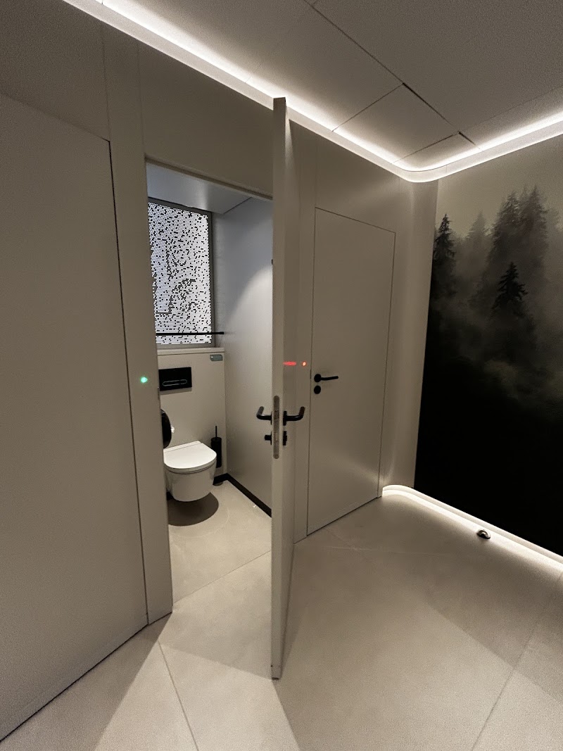 ONE HUNDRED restrooms - ONE HUNDRED restrooms, C.C. Maremagnum, Muelle España 5 local 8-15-16, Moll d'Espanya, 5, 8, Ciutat Vella, 08039 Barcelona, Spain