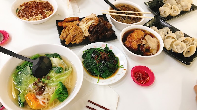 鴨川食堂蔬素食 - 鴨川食堂蔬素食 400, Taiwan, Taichung City, Central District, Guangfu Village, Pingdeng St, 18號1樓