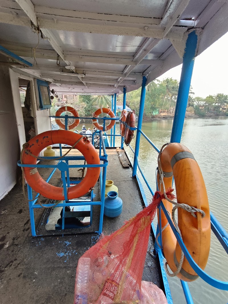 Sarmanas ferry - Sarmanas ferry, Unnamed Road, Khandola, Piligaon, Goa 403505, India
