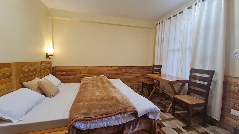Snow white guest house - Snow white guest house Infront of bodhi greens, main street, Dharamkot, Himachal Pradesh 176216, India