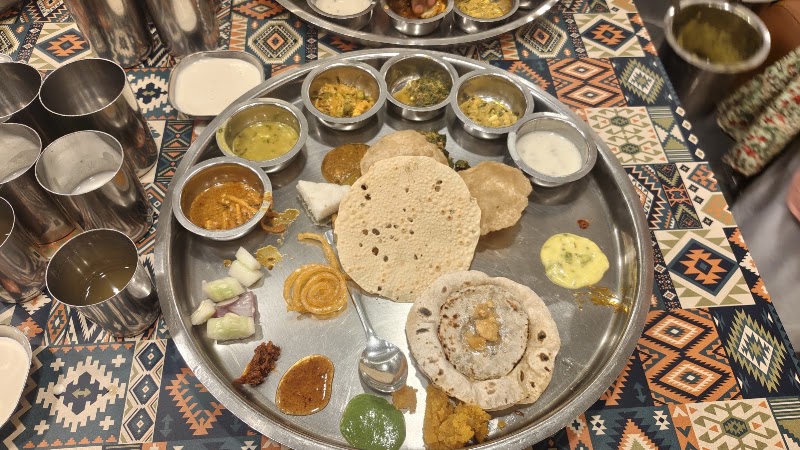 Shahi Bhoj Thali Restaurant - Shahi Bhoj Thali Restaurant 573/7 Beside Chhatrapati Sambhaji Garden, Ground Floor Hotel Sapna, Jangali Maharaj Rd, Shivajinagar, Pune, Maharashtra 411004, India