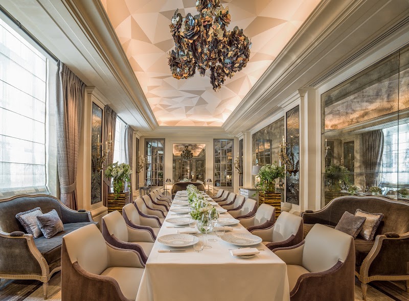 Hôtel de Crillon, A Rosewood Hotel - Hôtel de Crillon, A Rosewood Hotel 10 Pl. de la Concorde, 75008 Paris, France