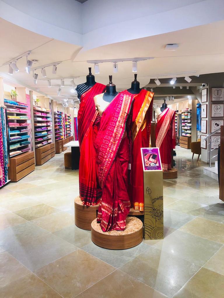 Taneira Sarees (Turner Road, Bandra West) - Taneira Sarees (Turner Road, Bandra West), Turner Rd, near Axis Bank, Bandra West, Mumbai, Maharashtra 400050, India