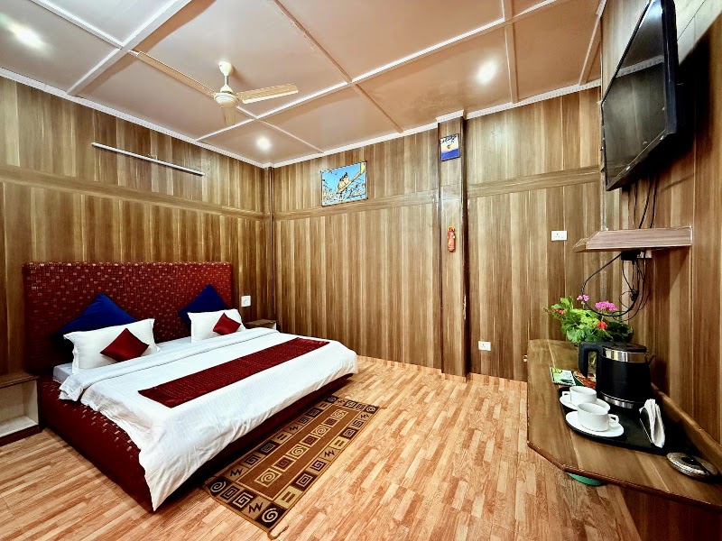 Hotel Hill Top Forest Palace - Hotel Hill Top Forest Palace, near Government hospital, Jaiharikhal, Uttarakhand 246193, India