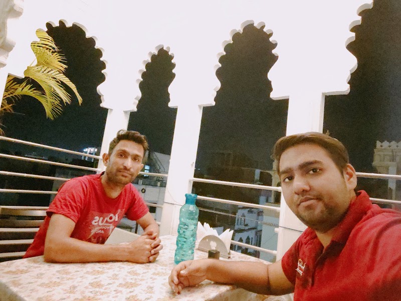 Roots Live Kitchen - Roots Live Kitchen Go for Eat Food Court, Opposite Rajasthan Vidhyapeeth College Airport Road, Old RTO Rd, Pratap Nagar, Udaipur, Rajasthan 313001, India