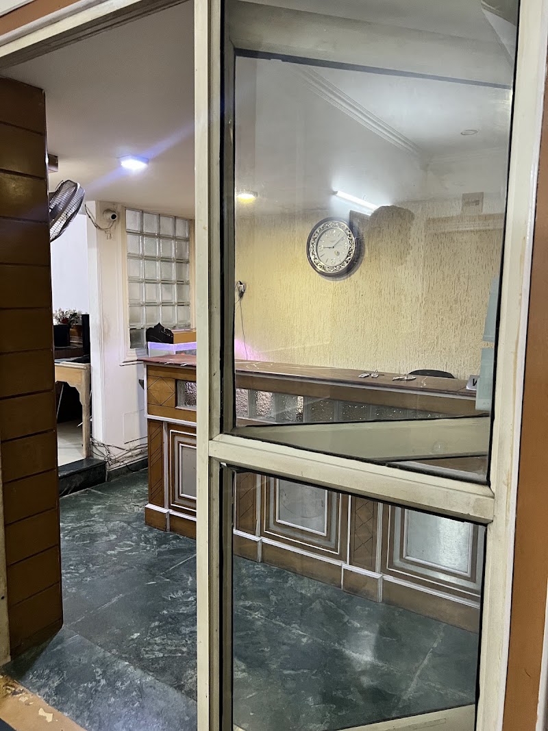 Hotel Luxury Palace - Hotel Luxury Palace Block A, 873D, Block A, Sushant Lok Phase I, Gurugram, Haryana 122009, India
