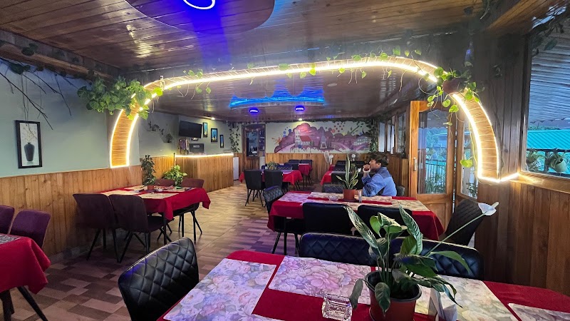 DownTown Cafe and Restaurant - DownTown Cafe and Restaurant Mission compound, Melli Road, below Industrial Park (IP, Dara Gaon, Kalimpong, West Bengal 734301, India