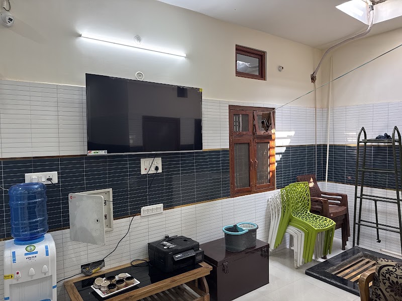 Kusum Homestay - Kusum Homestay Reliance Tower, Ayodhya Dham, 4/7/98, Raiganj Rd, near to Ram Mandir Road, Dant Dhawan Kund, New Colony, Ayodhya, Uttar Pradesh 224123, India