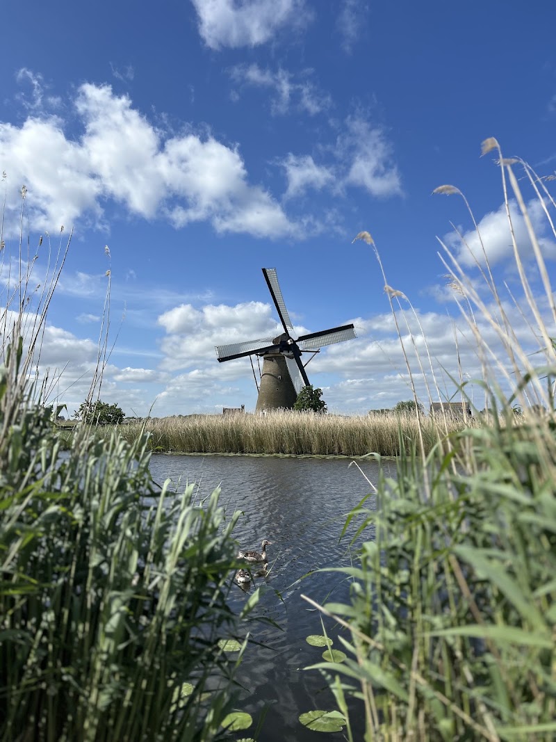 Bus stop, no vehicle entry - Bus stop, no vehicle entry Overwaard 2, 2961 AT Kinderdijk, Netherlands