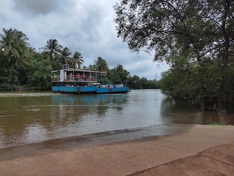 Sarmanas ferry - Sarmanas ferry, Unnamed Road, Khandola, Piligaon, Goa 403505, India