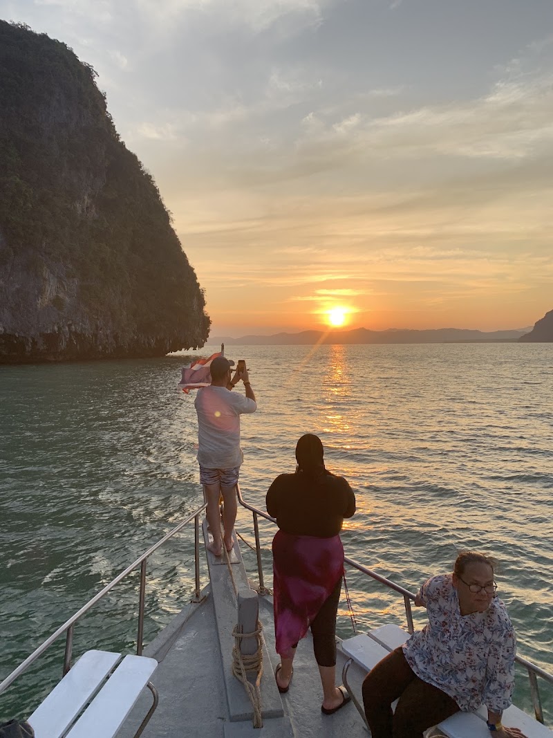 James Bond sunset plankton cruise tour by big boat - James Bond sunset plankton cruise tour by big boat, 63 78, Tambon Ratsada, เมือง Chang Wat Phuket 83000, Thailand