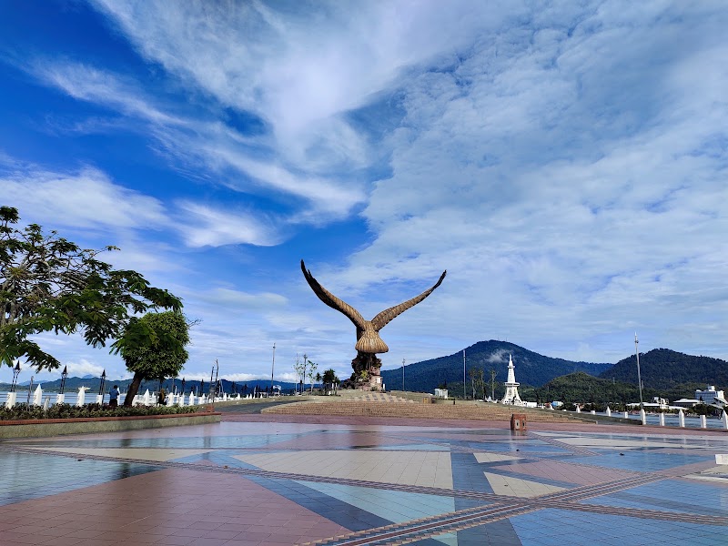 Dataran Lang Langkawi - Dataran Lang Langkawi, Persiaran Putera, Kuah, 07000 Langkawi, Kedah, Malaysia
