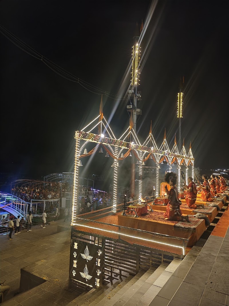 Baba Vishwanath mandir - Baba Vishwanath mandir 85, Assi Ghat Rd, Dumraon Colony, Varanasi, Uttar Pradesh 221005, India