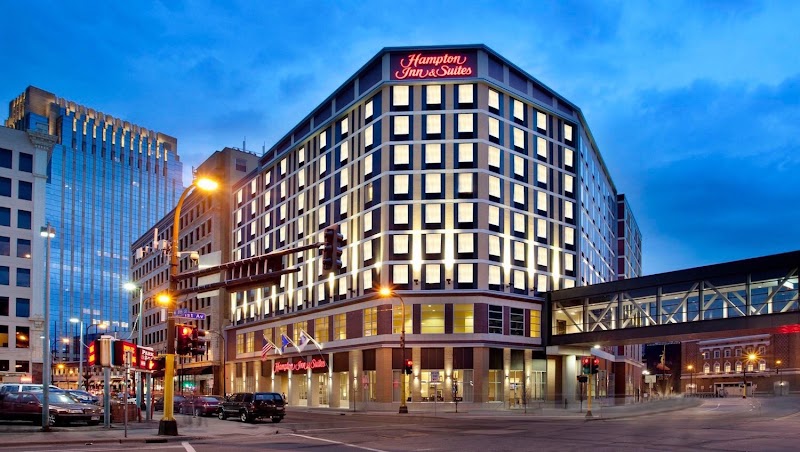 Hampton Inn & Suites Minneapolis/Downtown - Hampton Inn & Suites Minneapolis/Downtown, 19 N 8th St, Minneapolis, MN 55403, USA