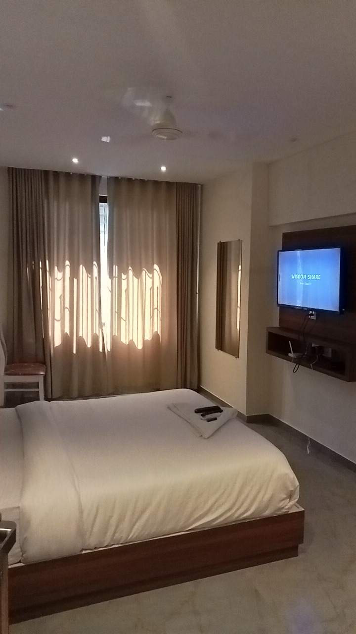 HOTEL JUHU INN - HOTEL JUHU INN 2nd Floor 4, Usha Kunj, Juhu Tara Rd, opp. Jw Marriott Mumbai Juhu, behind juhu residency, Airport Area, Juhu, Mumbai, Maharashtra 400049, India