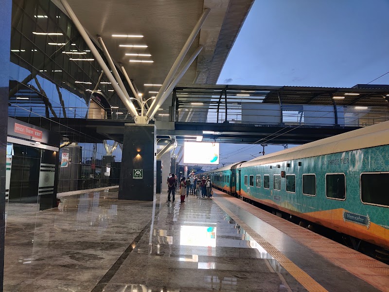 SMVT Bengaluru Station - SMVT Bengaluru Station XJXR+W5J, Sathya Nagar, Maruthi Sevanagar, Bengaluru, Karnataka 560033, India