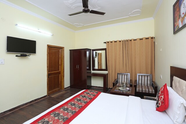 OYO Flagship Lake View Inn - OYO Flagship Lake View Inn, June Estate, Bhimtal, Nainital, Harinagar Chanddeva, Uttarakhand 263136, India