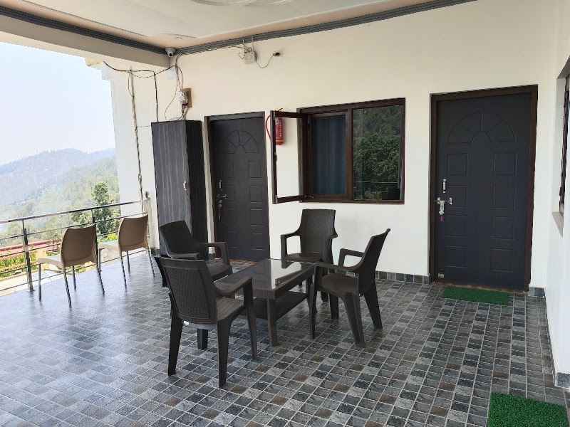 Himalive Home Stay - Himalive Home Stay, VIP Road, Kausani, Uttarakhand 263639, India