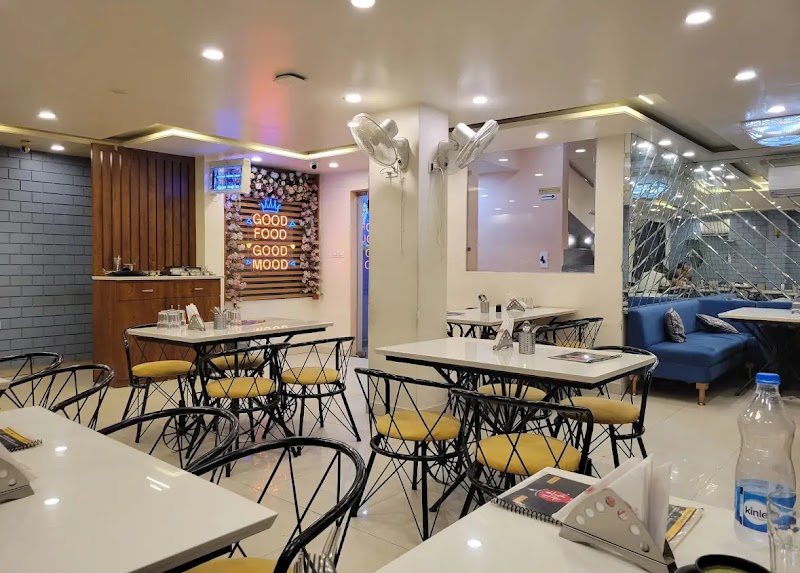 Pick & Move Restaurant Udaipur - Pick & Move Restaurant Udaipur 12, City Station Rd, opp. Madhav Tower, Udaipole, Toran Bawri, Jawahar Nagar, Udaipur, Rajasthan 313001, India