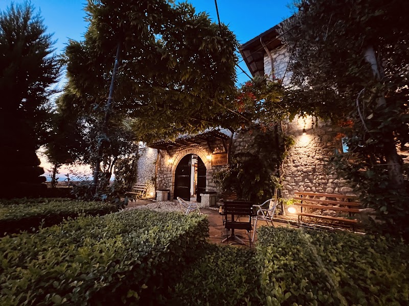 KRIS Guest House - KRIS Guest House, Rrugica Panajot Haxhimihali 5001, Berat, Albania