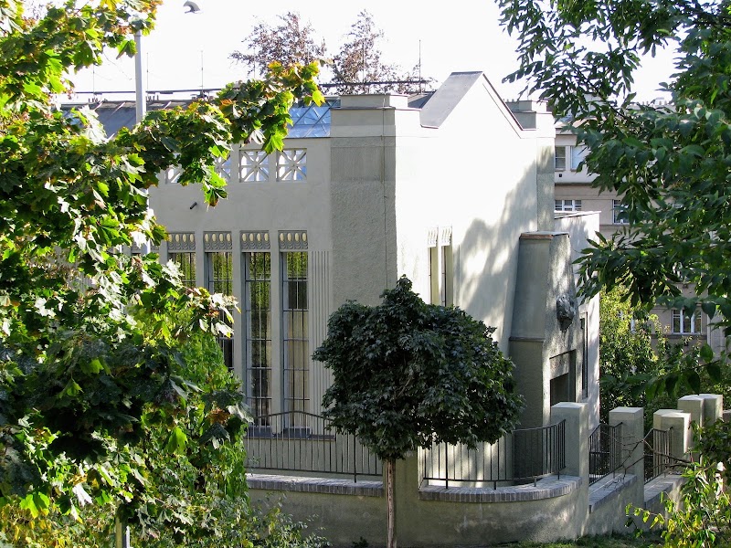 Šaloun Studio - Šaloun Studio, Slovenská 4, Vinohrady, 101 00 Praha-Praha 10, Czechia