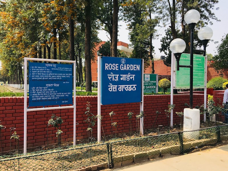 Zakir Hussain Rose Garden - Zakir Hussain Rose Garden Jan Marg, 16B, Sector 16, Chandigarh, 160015, India
