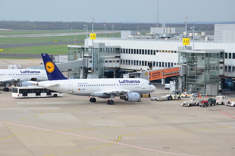 Düsseldorf Flughafen Terminal - Düsseldorf Flughafen Terminal, District 5, 40474 Düsseldorf, Germany