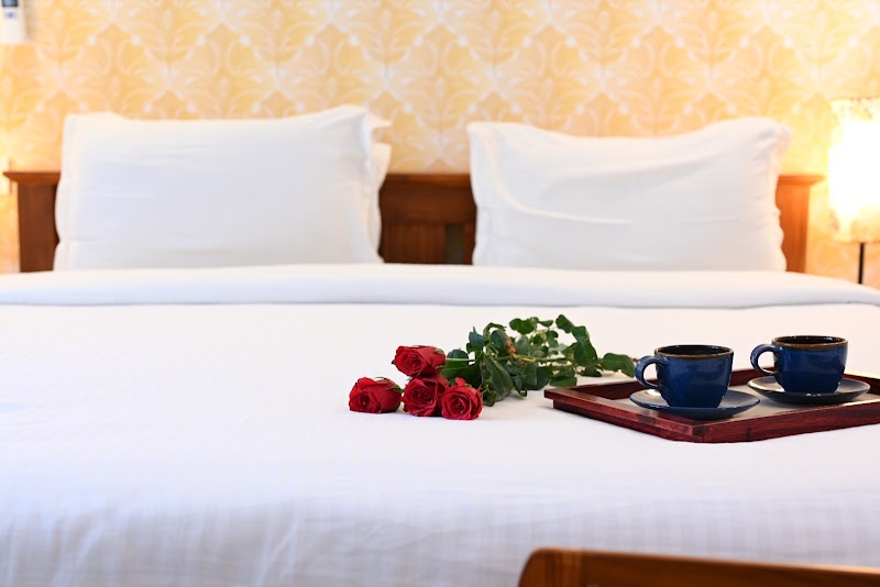Hotel Aura By Woco Stays - Hotel Aura By Woco Stays 226, Mission St, MG Road Area, Puducherry, 605001, India
