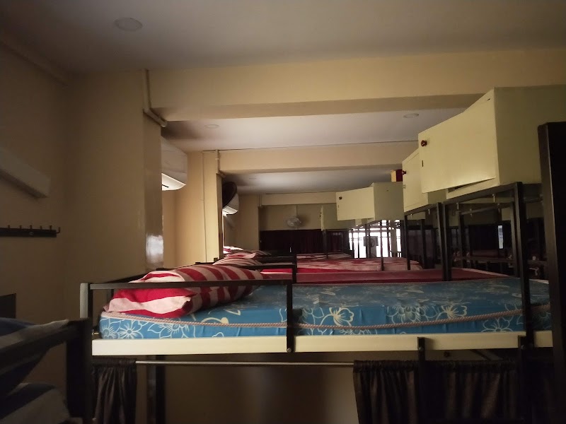 Sleepwell AC Deluxe Dormitory - Sleepwell AC Deluxe Dormitory 48-10-40, near buddhil park hotel srinagar lane, prakasam road, opp. lalitha jewellers, Dwaraka Nagar, Visakhapatnam, Andhra Pradesh 530016, India