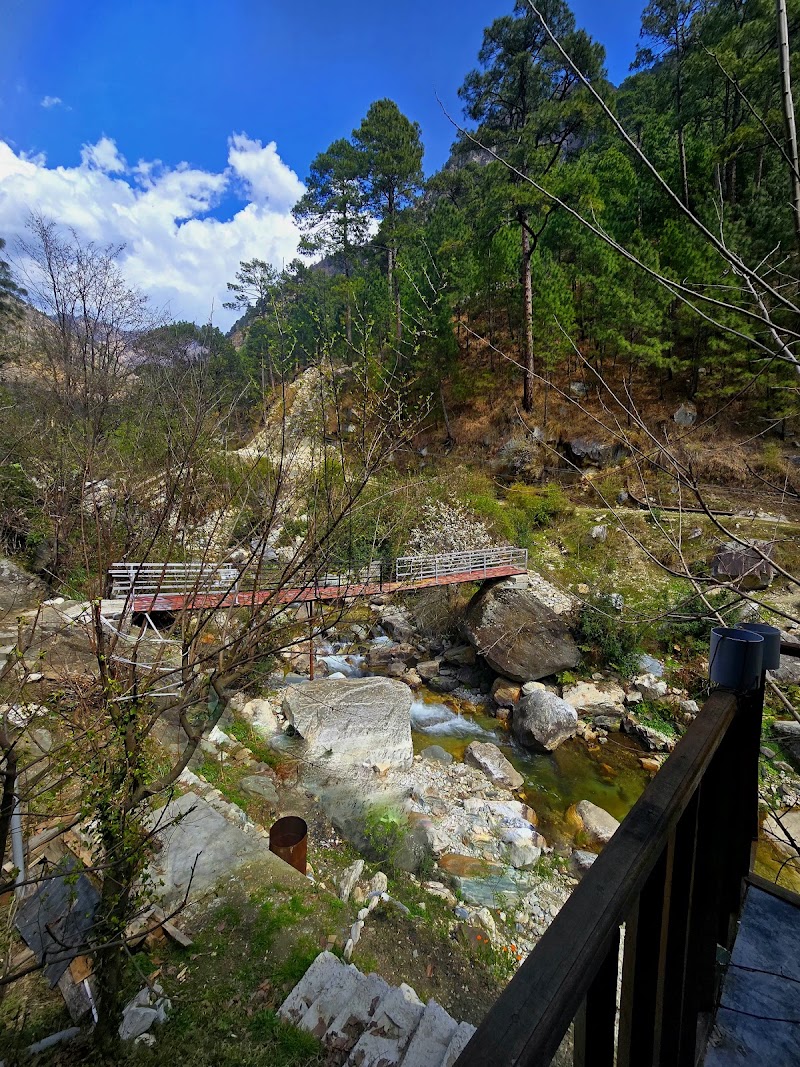 River Pool House, Tirthan by TrekNgo - River Pool House, Tirthan by TrekNgo Kalwari, Himachal Pradesh 175123, India