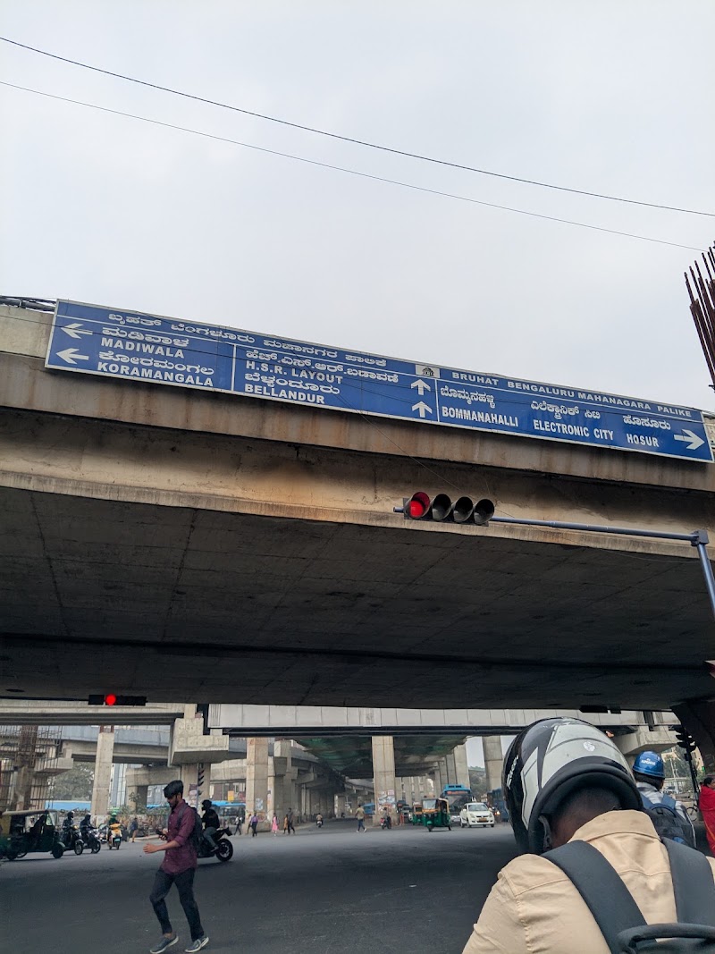 Silk Board Signal - Silk Board Signal Phase 3, 507, Hosur Rd, Muneswara Nagar, Sector 6, HSR Layout, Bengaluru, Karnataka 560068, India