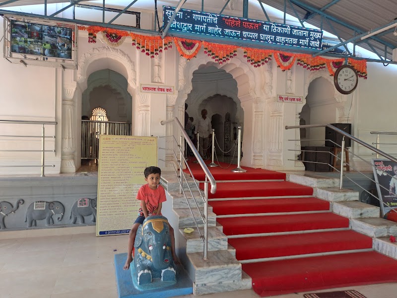 Kadyawaril Shri Ganapati temple, Anjarle - Kadyawaril Shri Ganapati temple, Anjarle, V32R+JWM, Murdi-Anjarle Khadipulmarge Kadyavaril Ganapati Mandir Marg, Anjarle, Maharashtra 415714, India