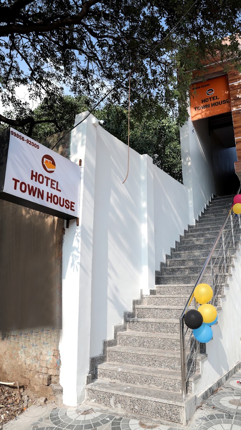 OYO Flagship Hotel Townhouse