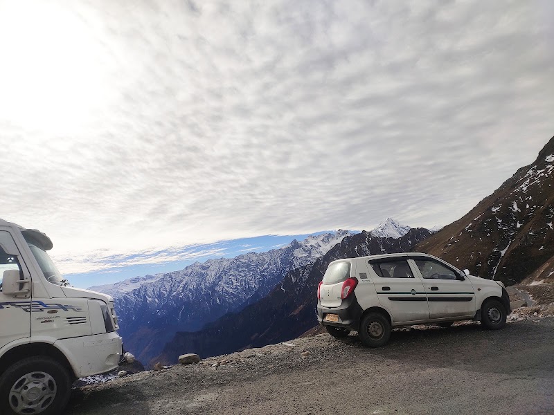 Taxi Manali Zero KM (Tours and Travel's) - Taxi Manali Zero KM (Tours and Travel's), School road, Siyal, Manali, Himachal Pradesh 175131, India
