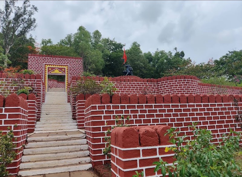 Chhatrapati Shivaji Maharaj Fort - Chhatrapati Shivaji Maharaj Fort CX6Q+XCX, Donshiwado, Bandoda, Bandiwada, Goa 403401, India