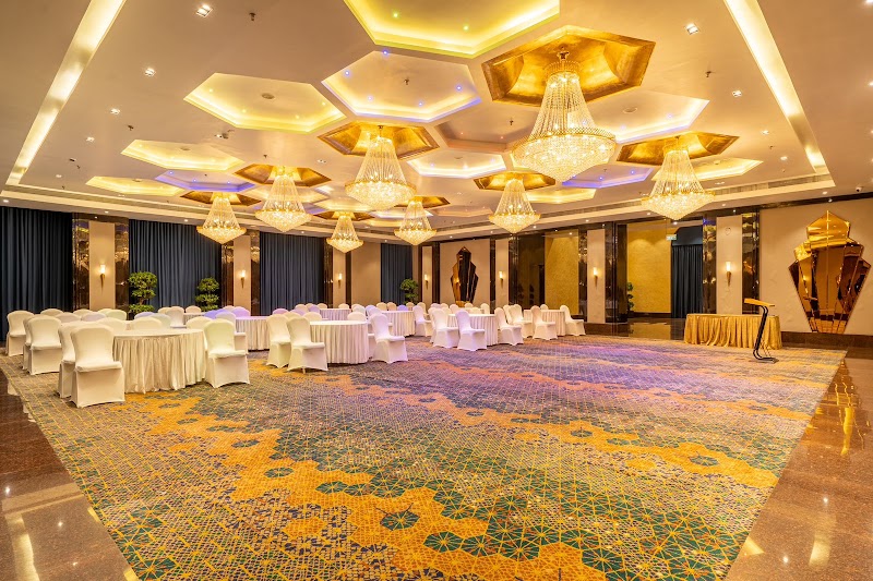 HOTEL HUKAM'S LALIT MAHAL RAIPUR - HOTEL HUKAM'S LALIT MAHAL RAIPUR, New Raipur Interchange, Mumbai - Kolkata Hwy, Serikhedi, Raipur, Chhattisgarh 492101, India