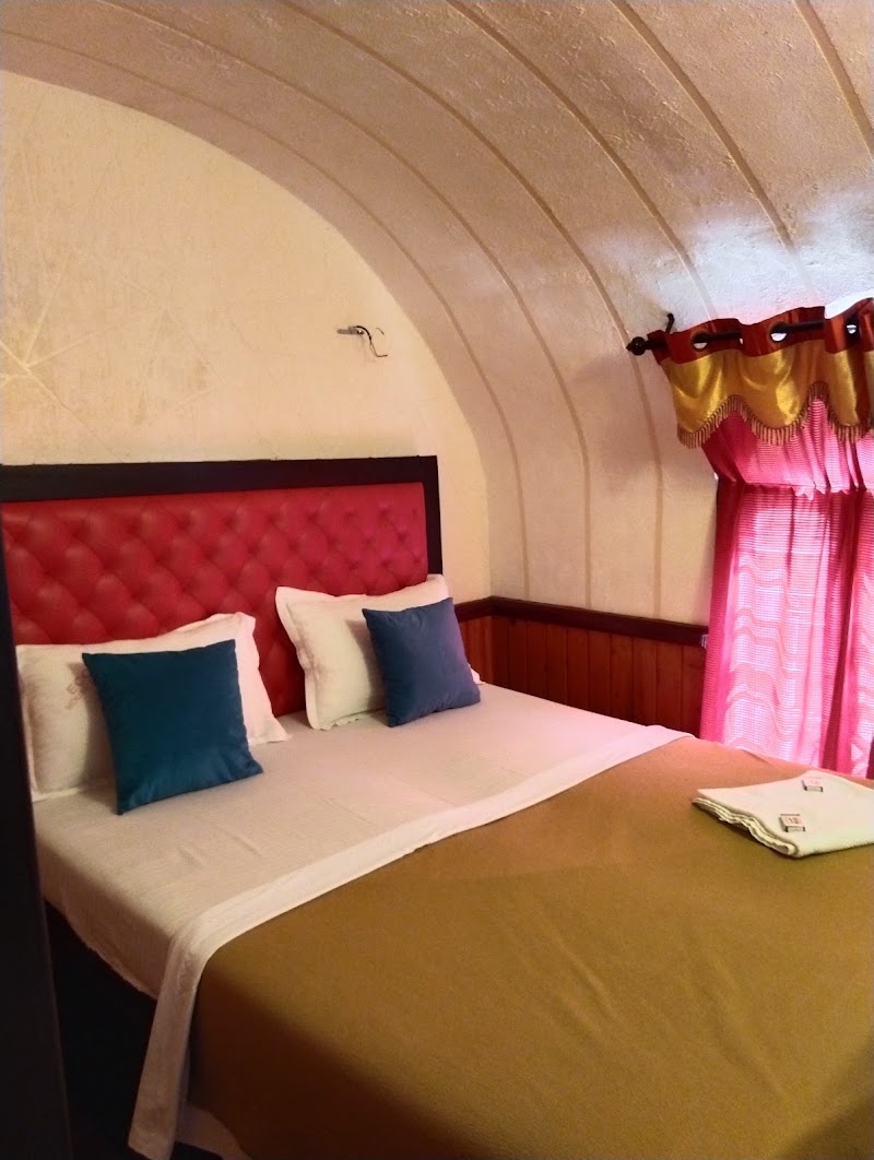 Canal Cruise Houseboats - Canal Cruise Houseboats, Heandry events, Choolakadavu Road, Punnamada, Kottankulangara, Alappuzha, Aryad South, Keralam 688006, India