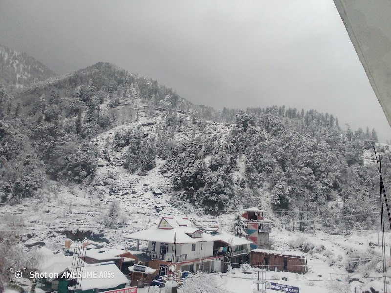 River side home stay - River side home stay Bus Stop, Ghatasani-Barot Rd, Tarwan, Himachal Pradesh 175013, India