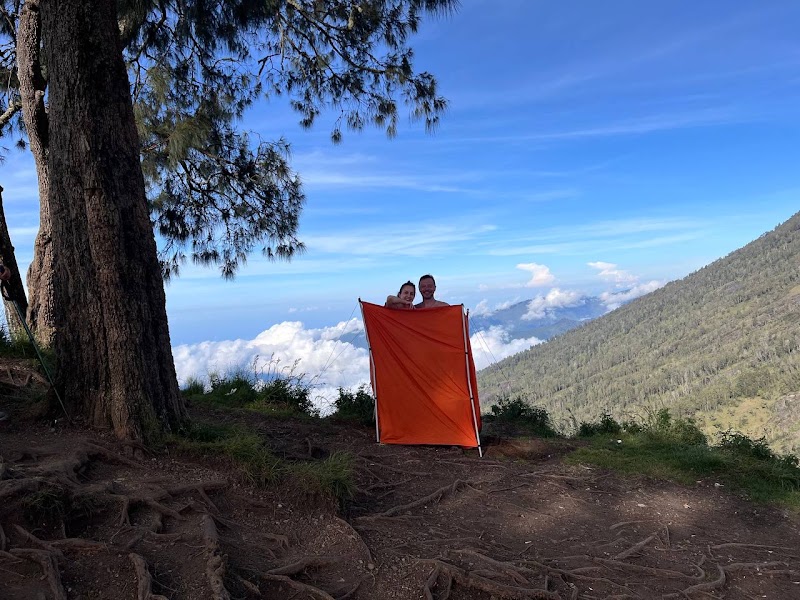 Rinjani Hero - Rinjani Hero, PC77+8FG, Jalan Raya, Senaru, Kec. Bayan, Kabupaten Lombok Utara, Nusa Tenggara Bar. 83354, Indonesia
