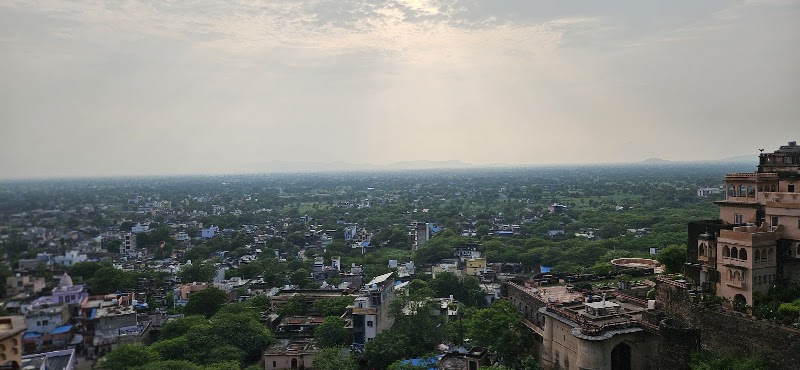 Neemrana - Neemrana X9GX+XCF, Neemrana, Kalipahari, Rajasthan 301705, India